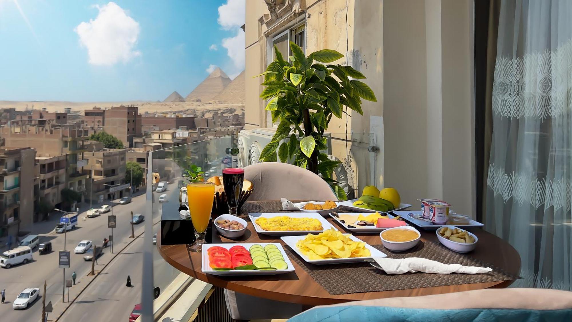 Bed and Breakfast Imperial Pyramids Heights View à Nazlet el-Sîsi Extérieur photo