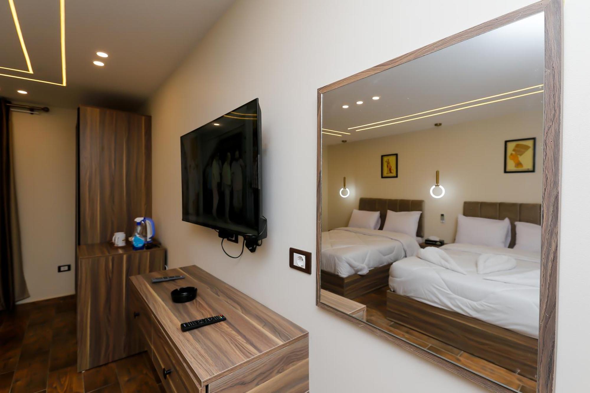 Bed and Breakfast Imperial Pyramids Heights View à Nazlet el-Sîsi Extérieur photo
