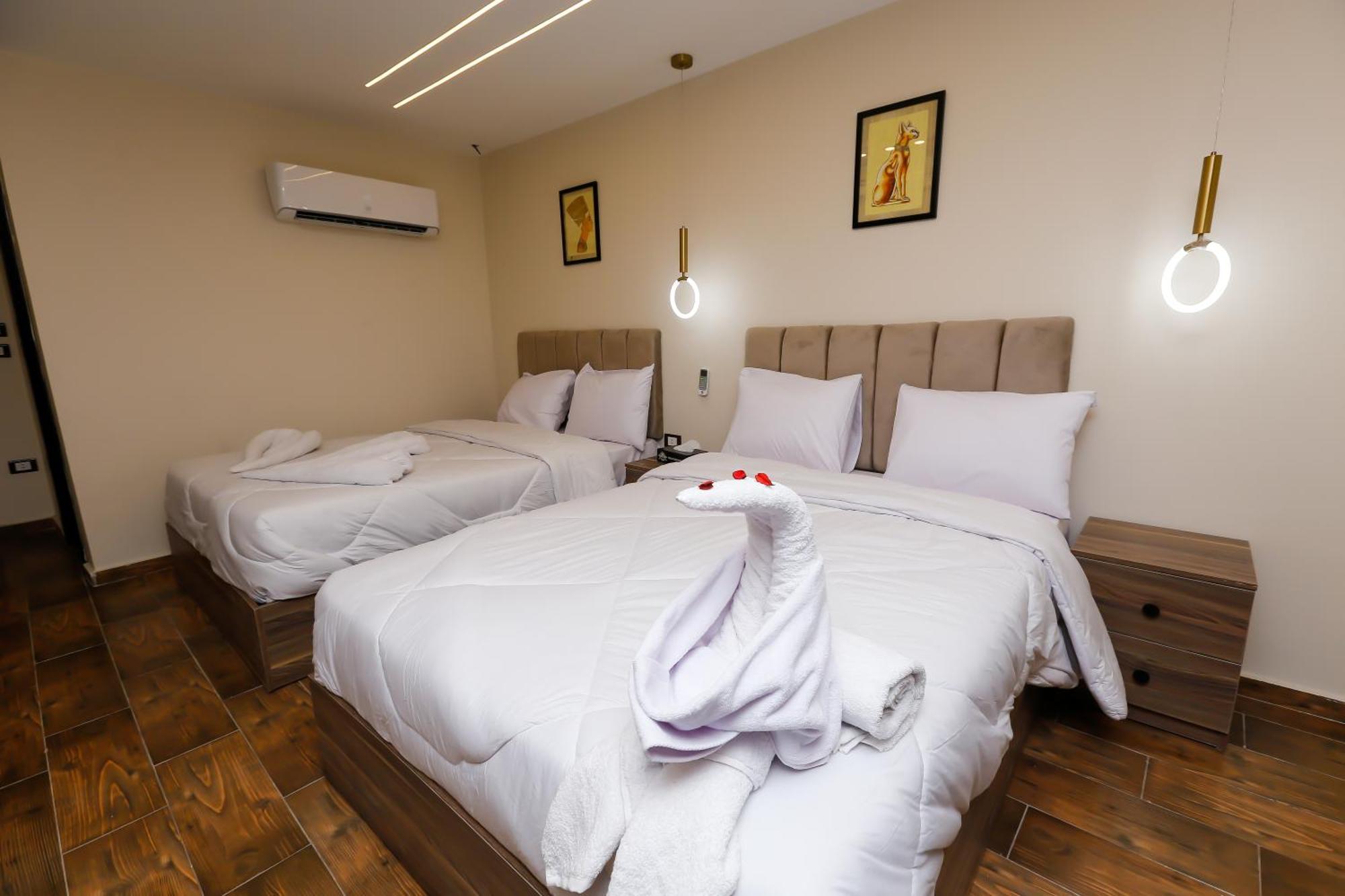 Bed and Breakfast Imperial Pyramids Heights View à Nazlet el-Sîsi Extérieur photo