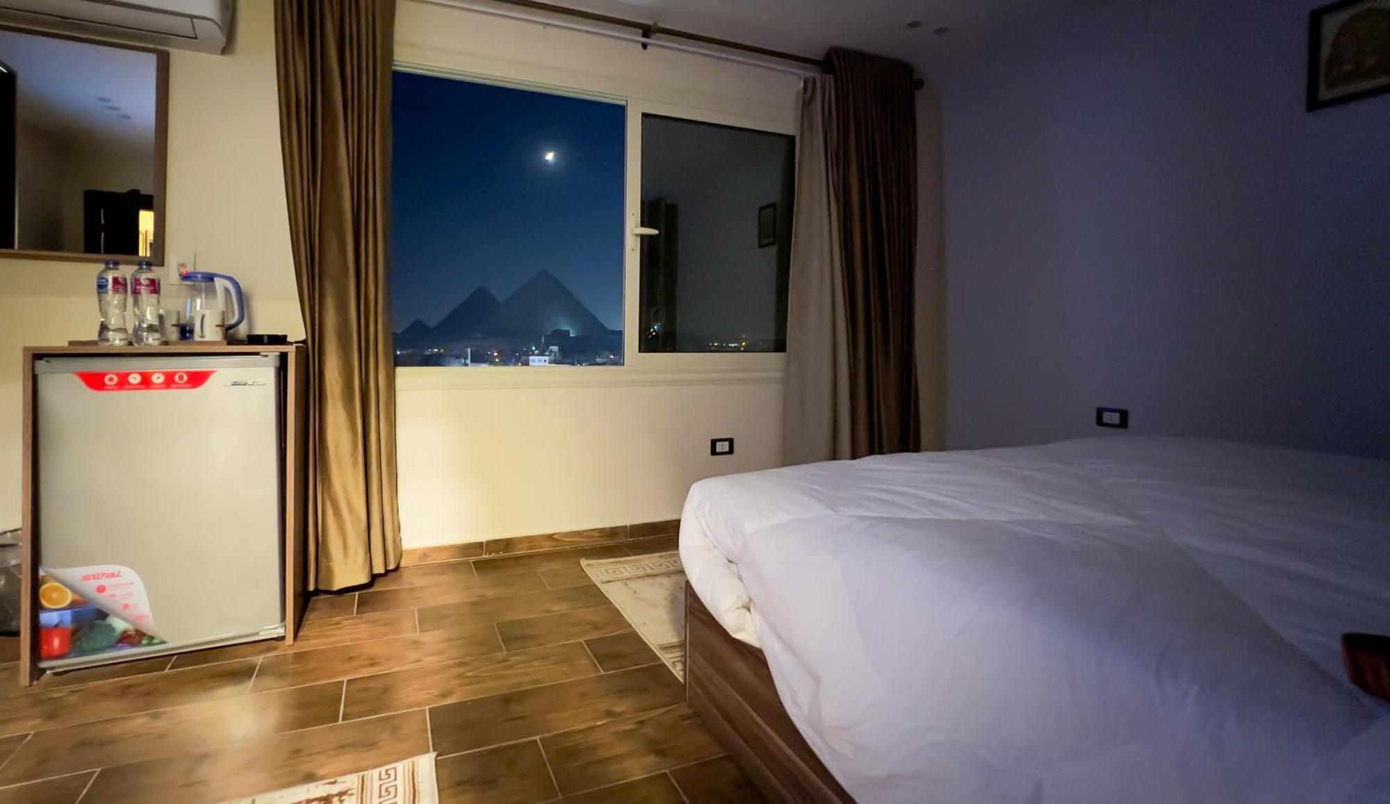 Bed and Breakfast Imperial Pyramids Heights View à Nazlet el-Sîsi Extérieur photo
