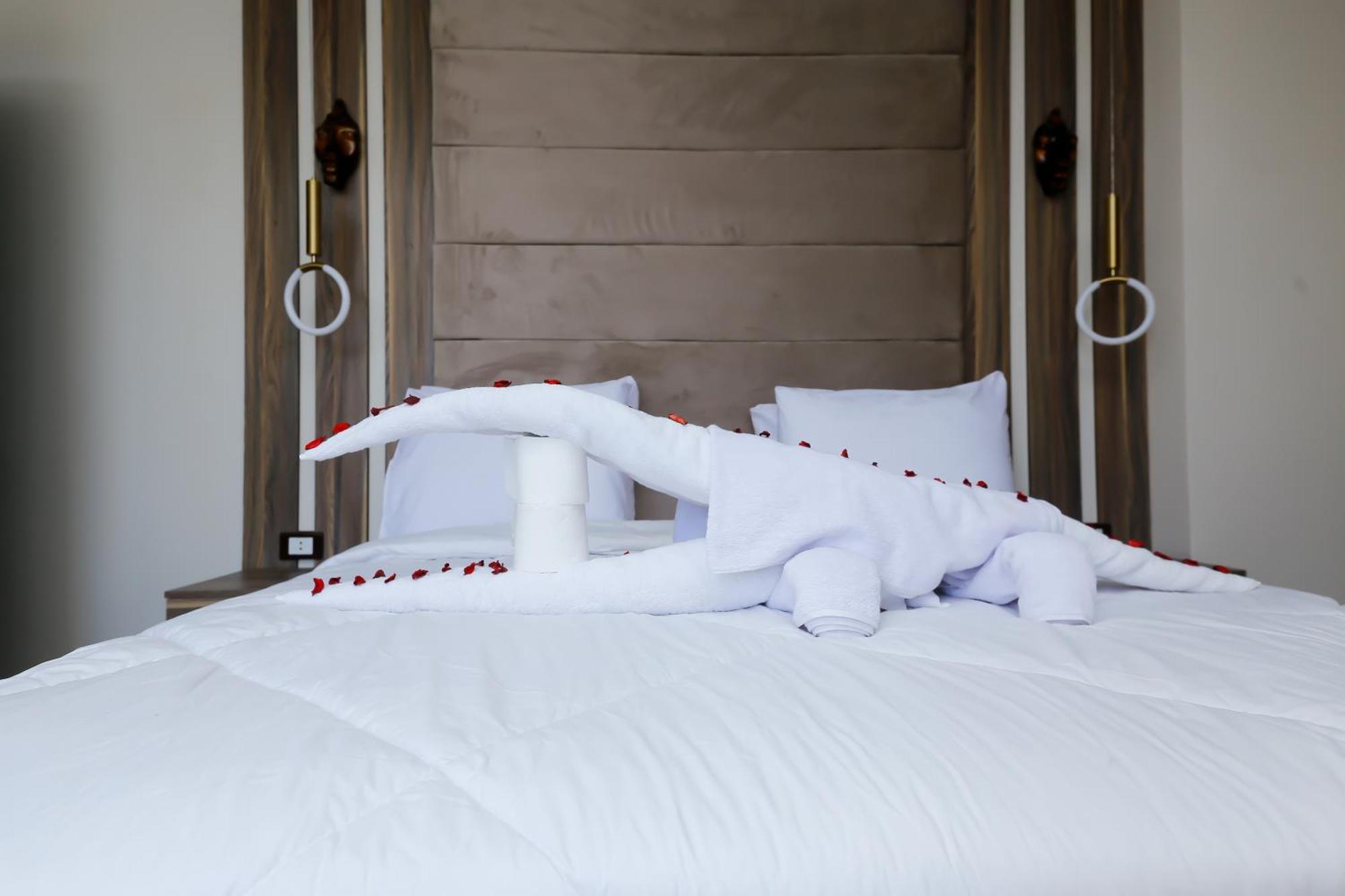 Bed and Breakfast Imperial Pyramids Heights View à Nazlet el-Sîsi Extérieur photo