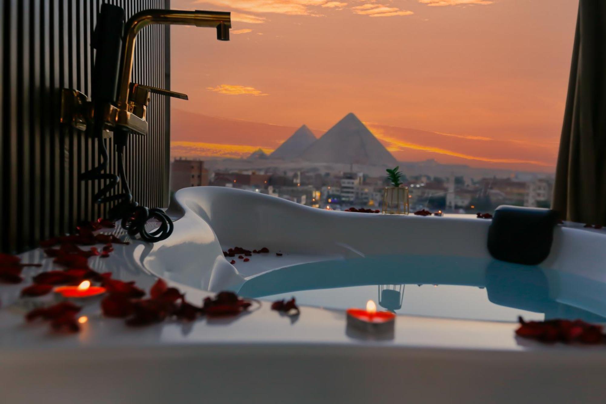 Bed and Breakfast Imperial Pyramids Heights View à Nazlet el-Sîsi Extérieur photo