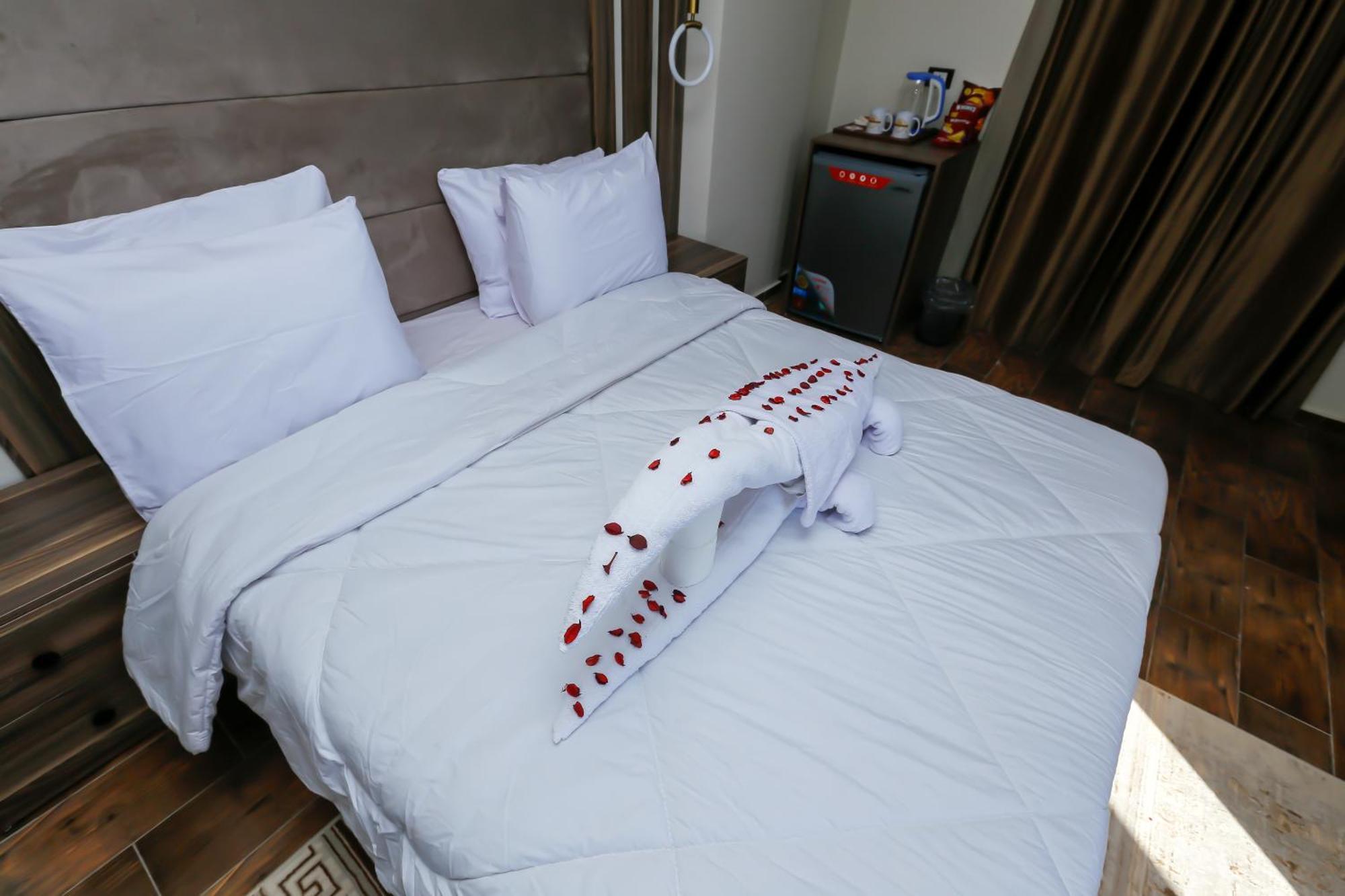 Bed and Breakfast Imperial Pyramids Heights View à Nazlet el-Sîsi Extérieur photo