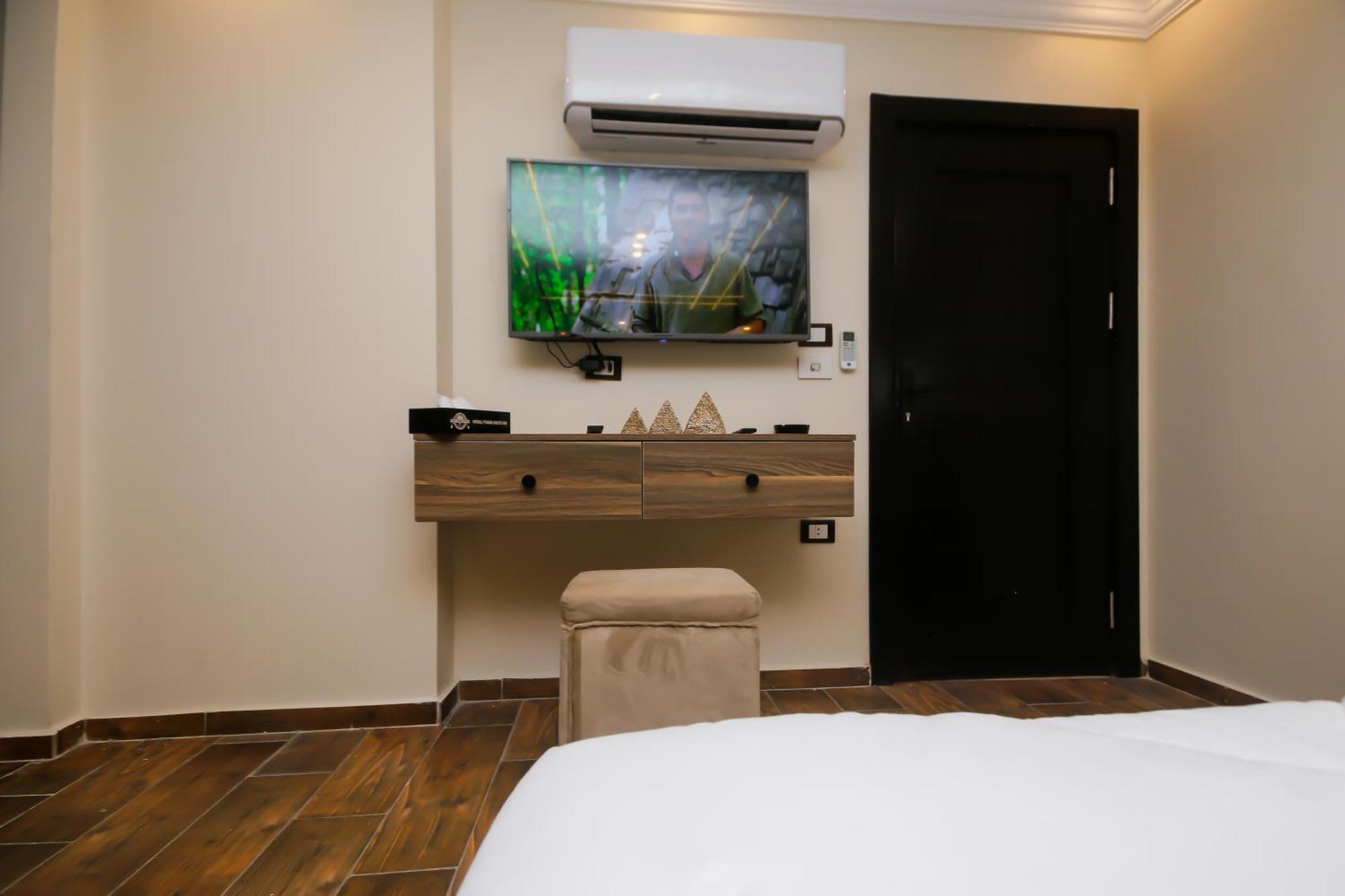 Bed and Breakfast Imperial Pyramids Heights View à Nazlet el-Sîsi Extérieur photo