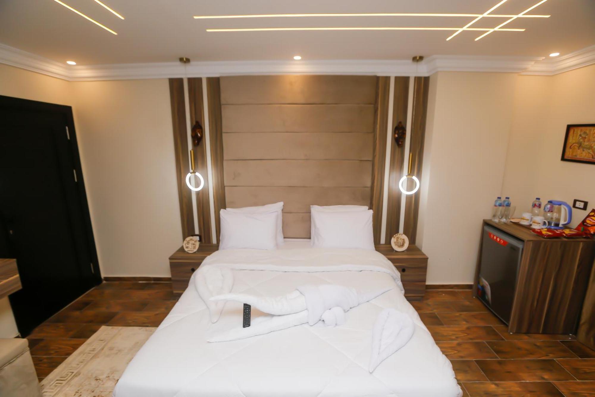 Bed and Breakfast Imperial Pyramids Heights View à Nazlet el-Sîsi Extérieur photo
