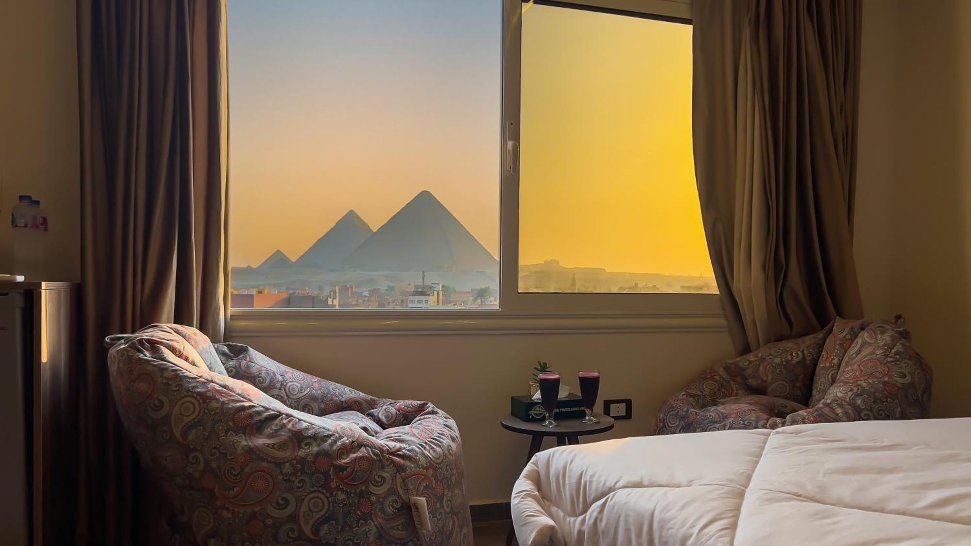 Bed and Breakfast Imperial Pyramids Heights View à Nazlet el-Sîsi Extérieur photo
